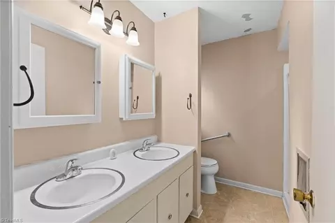 Bath - 101 Asheview Ct, King, NC 27021 photo 1 of 4