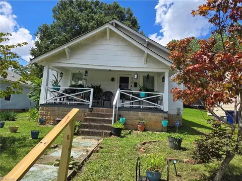 819 Sprague St W, Winston Salem, NC 27127
