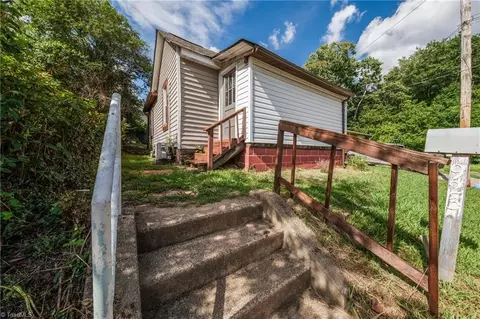 923 Crowder St, Winston Salem, NC 27107