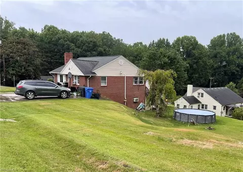 901 10th St, North Wilkesboro, NC 28659