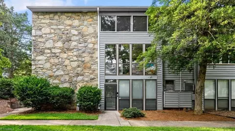 3066 Bonhurst Dr, Winston Salem, NC 27106