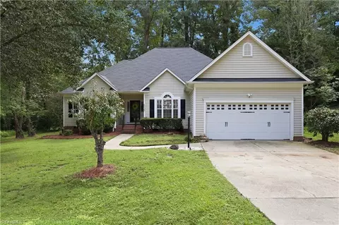 6025 Habersham Dr, Kernersville, NC 27284