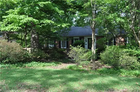 2005 Downing St, Greensboro, NC 27410