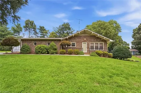 325 Spring St, Yadkinville, NC 27055