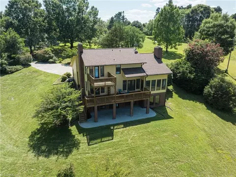 1907 Hennings Rd, East Bend, NC 27018