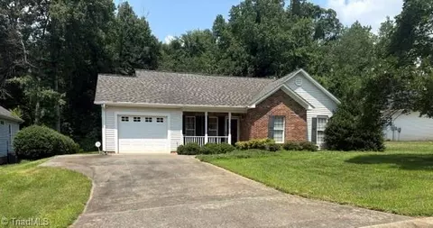 1209 Beaverton Trl, Winston Salem, NC 27103