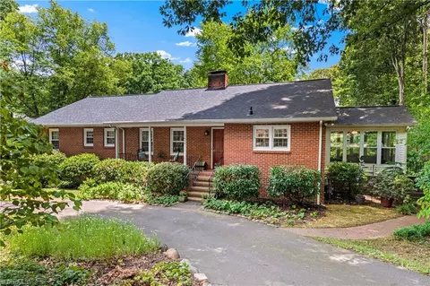 2605 Loch Dr, Winston Salem, NC 27106