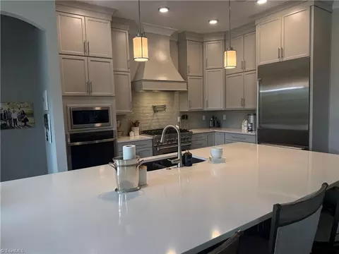 4306 Griffins Gate Ln, Greensboro, NC 27407
