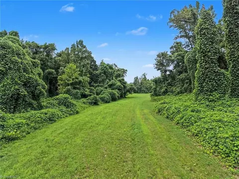 543 Bald Hill Loop Rd, Madison, NC 27025 photo 2