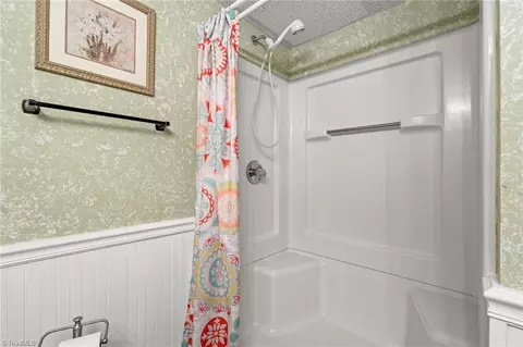 Bath - 4763 Pineview Dr, Trinity, NC 27370 photo 5 of 5