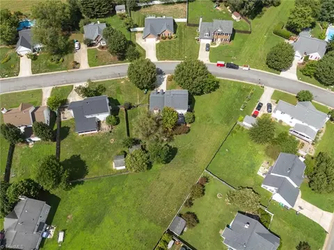 View/Area - 3658 Single Leaf Ct, High Point, NC 27265 photo 3 of 9