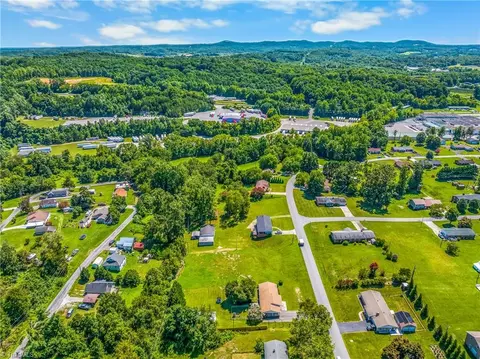 View/Area - 307 Devon Dr E, Mount Airy, NC 27030 photo 6 of 6