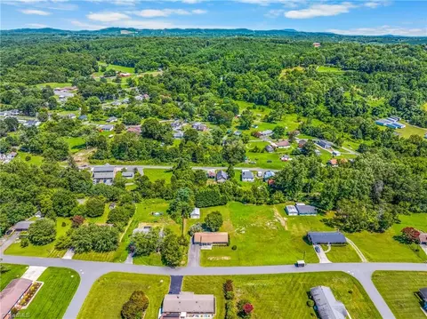 View/Area - 307 Devon Dr E, Mount Airy, NC 27030 photo 3 of 6