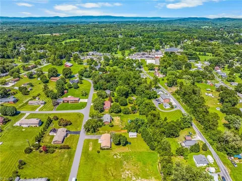 View/Area - 307 Devon Dr E, Mount Airy, NC 27030 photo 4 of 6