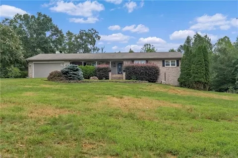 225 Rakestraw Rd, Stoneville, NC 27048
