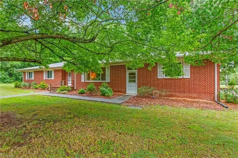 5228 Weatherly Rd, Greensboro, NC 27406
