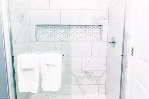 Bath - 306 Oakview Rd, High Point, NC 27265 photo 1 of 3