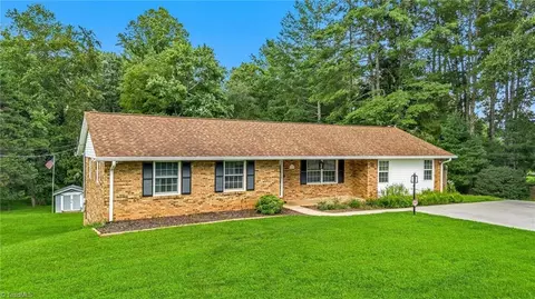 289 Welcome Home Ch Rd, North Wilkesboro, NC 28659