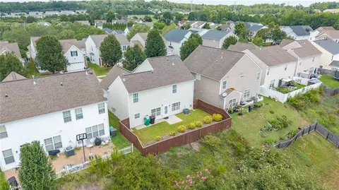 View/Area - 825 Hedgepath Ter, High Point, NC 27265 photo 5 of 6