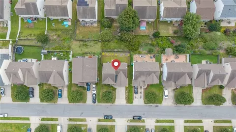 View/Area - 825 Hedgepath Ter, High Point, NC 27265 photo 3 of 6