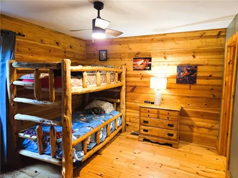 Bedroom - 1647 Staghorn Rd, Purlear, NC 28665 photo 1 of 4