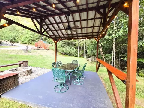 Exterior - 1647 Staghorn Rd, Purlear, NC 28665 photo 6 of 10