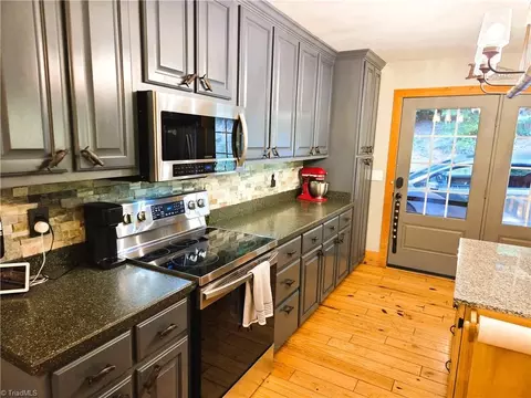 Kitchen - 1647 Staghorn Rd, Purlear, NC 28665 photo 2 of 4