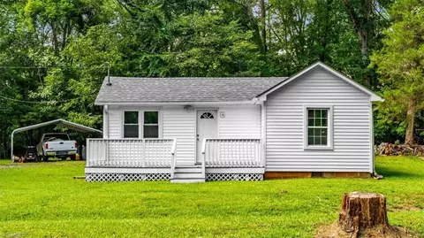 2512 2514 Pisgah Church Rd, Asheboro, NC 27205