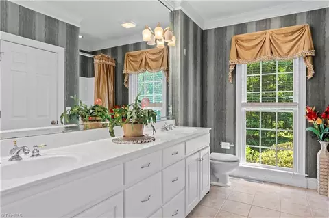 Bath - 404 Ararat Rd, Pilot Mountain, NC 27041 photo 3 of 4