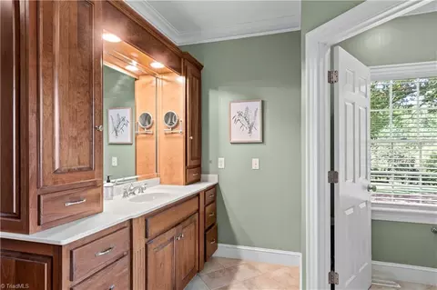 Bath - 404 Ararat Rd, Pilot Mountain, NC 27041 photo 2 of 4
