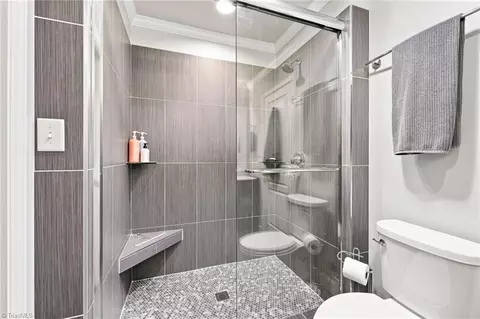 Bath - 3703 Brandon Dr, High Point, NC 27265 photo 5 of 7