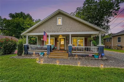 808 Barnes St, Reidsville, NC 27320