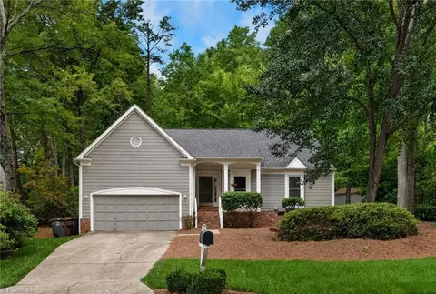 4702 Country Woods Ln, Greensboro, NC 27410