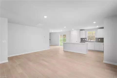 Living - 118 Primrose St, King, NC 27021 photo 2 of 3