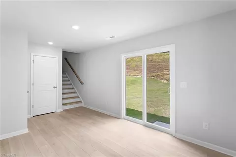Entry Way - 118 Primrose St, King, NC 27021 photo 5 of 10
