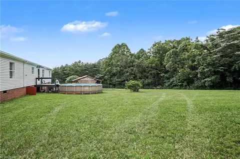 1060 Knobview Ln, Pilot Mountain, NC 27041 photo 29