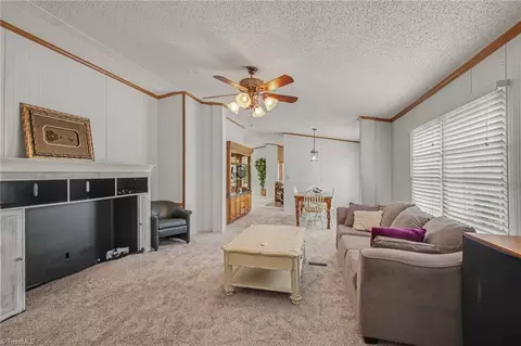 1060 Knobview Ln, Pilot Mountain, NC 27041 photo 8