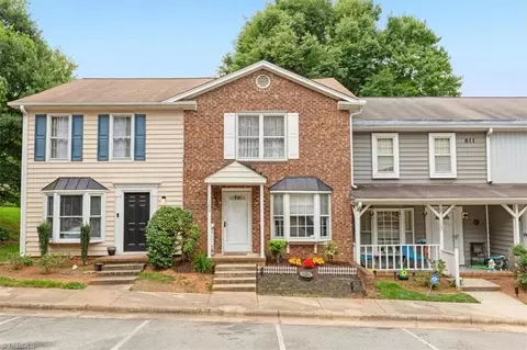 811 Ashebrook Dr #102, Greensboro, NC 27409
