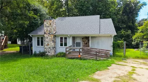 9 Pear Tree Ct, Greensboro, NC 27401