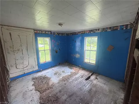 3725 Spring St, Archdale, NC 27263 photo 9