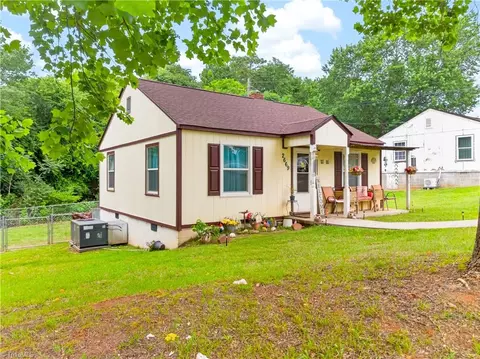Exterior - 2669 Old Mountain Rd, Trinity, NC 27370 photo 2 of 13