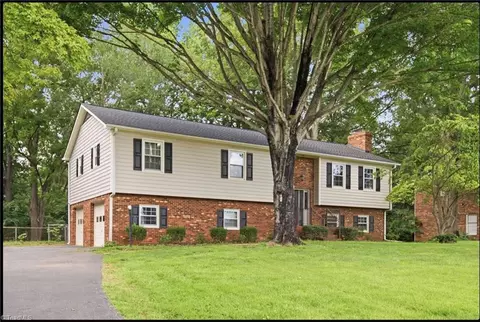 436 Peace Haven Rd, Winston Salem, NC 27103