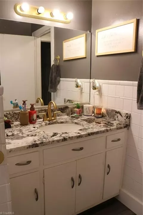 Bath - 106 Mohawk Dr, King, NC 27021 photo 2 of 3