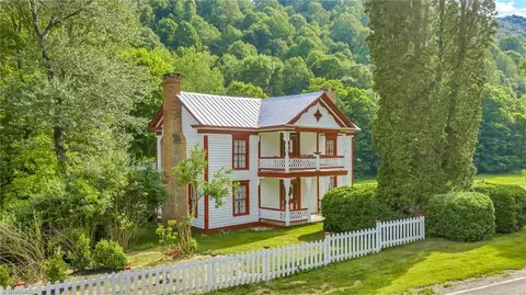 1351 Big Windfall Rd, Lansing, NC 28643
