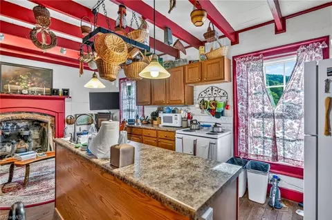Kitchen - 1351 Big Windfall Rd, Lansing, NC 28643 photo 3 of 3