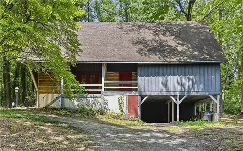 2107 Bethabara Rd, Winston Salem, NC 27106