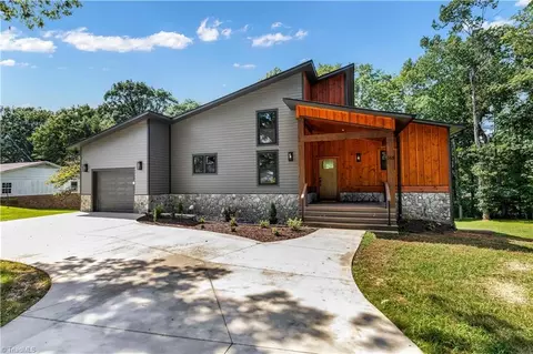 168 Robinhood Rd, North Wilkesboro, NC 28659