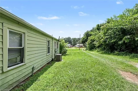 Exterior - 809 Arthur Ave, High Point, NC 27263 photo 4 of 6