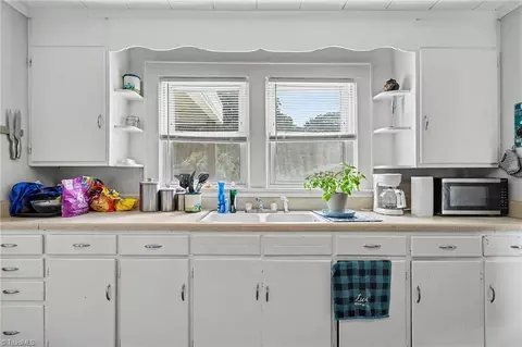 Kitchen - 809 Arthur Ave, High Point, NC 27263 photo 3 of 3