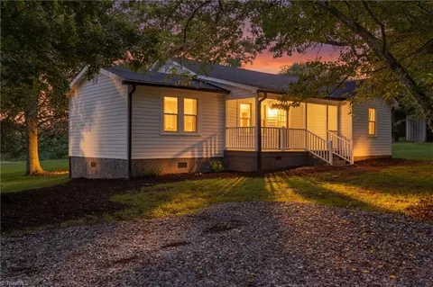 1074 Mulberry Mill Rd, North Wilkesboro, NC 28659